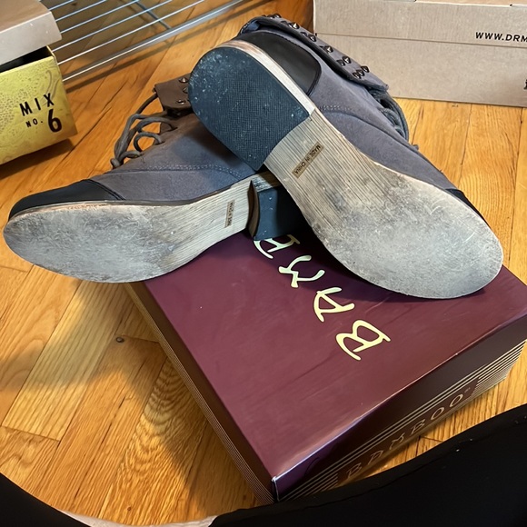 Grey and black studded combat boots - Picture 3 of 4